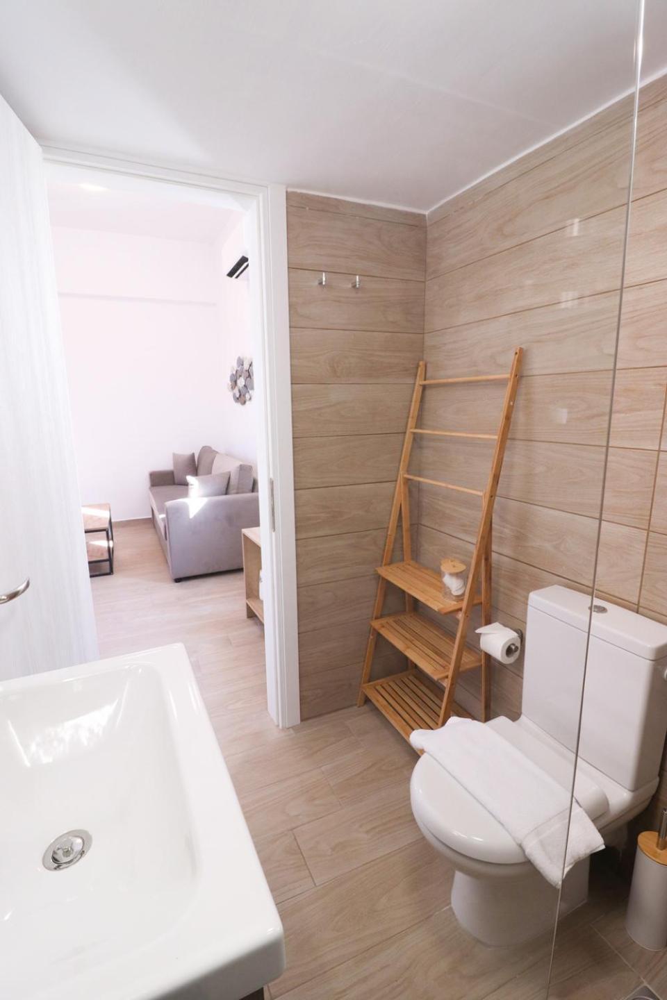 Emilia Suites แอร์มูโปลี ภายนอก รูปภาพ