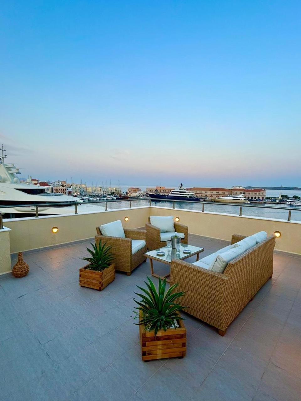 Emilia Suites แอร์มูโปลี ภายนอก รูปภาพ