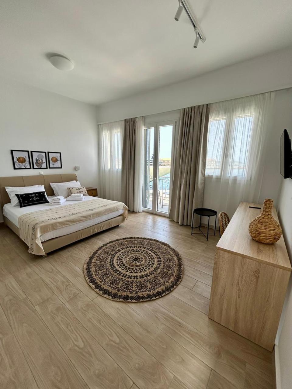 Emilia Suites แอร์มูโปลี ภายนอก รูปภาพ