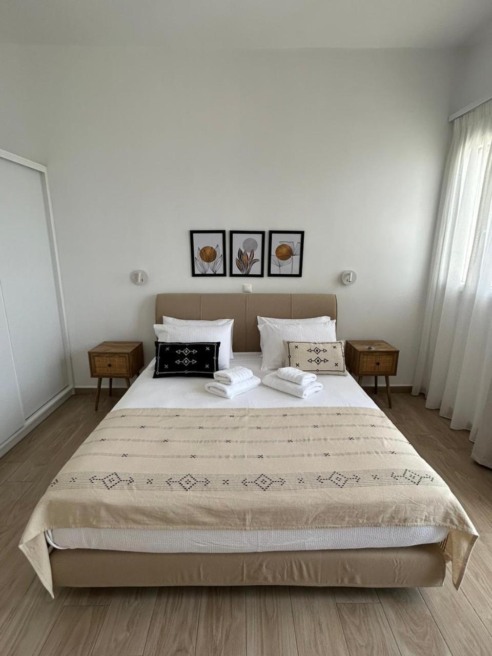 Emilia Suites แอร์มูโปลี ภายนอก รูปภาพ